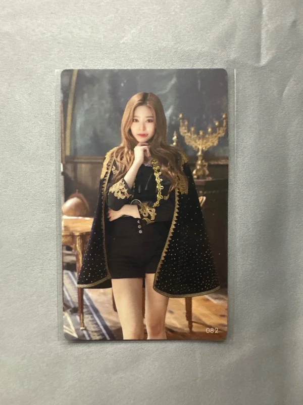 Vampire Random Photocard 082