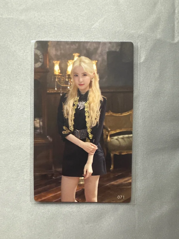 Vampire Random Photocard 071