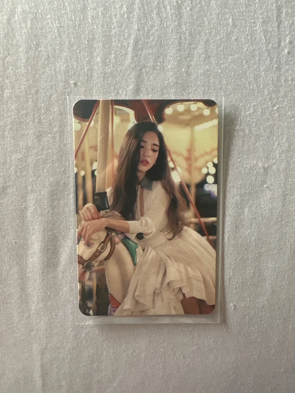 LOONA HeeJin 'HeeJin' Photocard | Sold by haneulsales | Used of