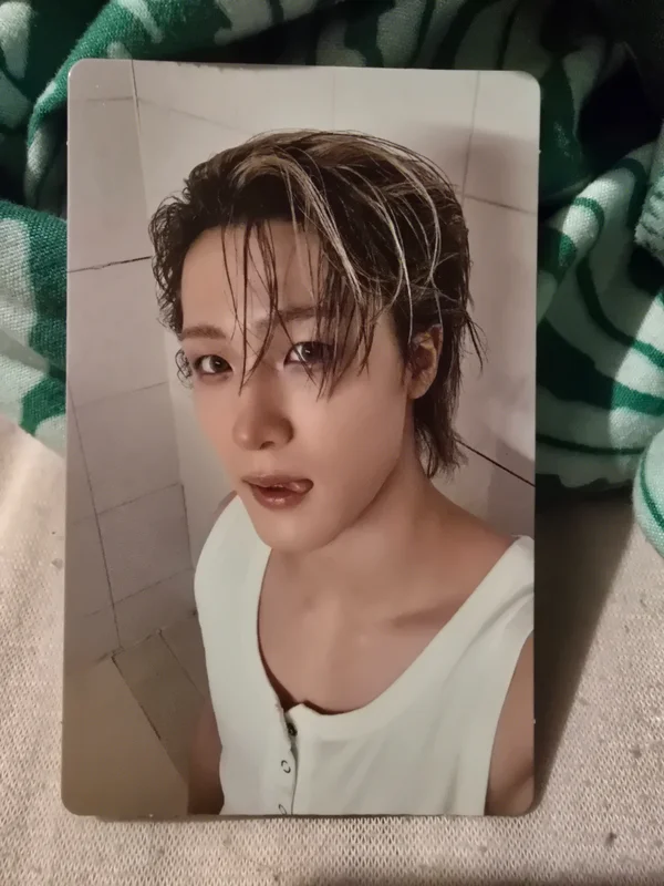 UNIQUE Photobook Ver. WEVERSE