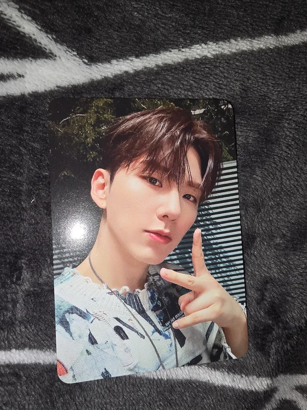 2023 KIHYUN PHOTO EXHIBITION MINI L HOLDER + PHOTOCARD SET