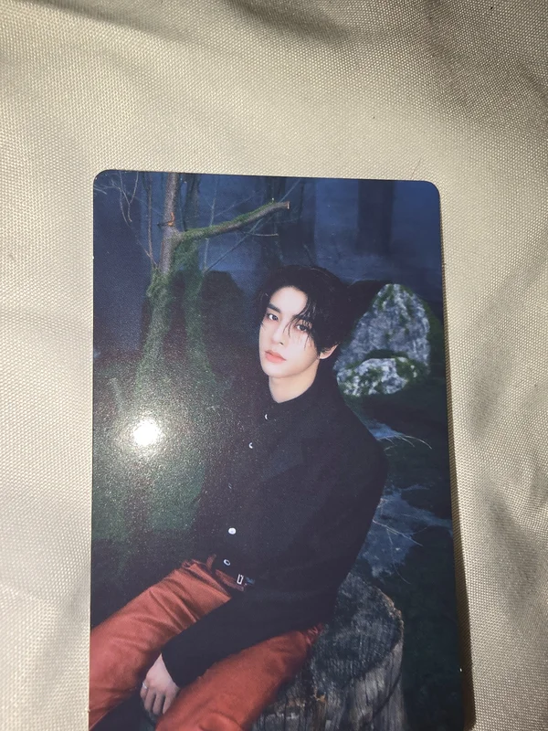 ENHYPEN WORLD TOUR WALK THE LINE Trading Card