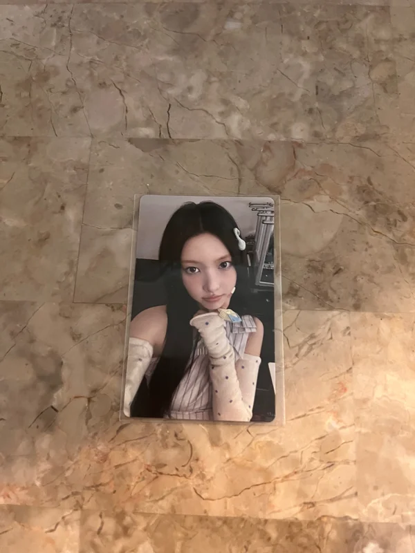 NOT CUTE ANYMORE Weverse Albums ver.