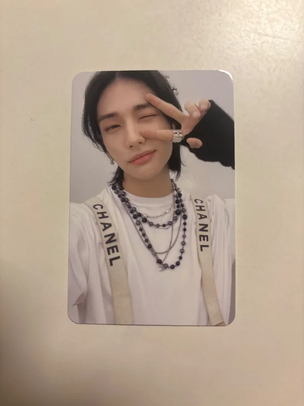 NOEASY HYUNJIN photocard