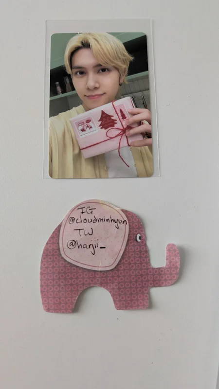 2024 PINK CHRISTMAS PHOTO CARD RANDOM PACK
