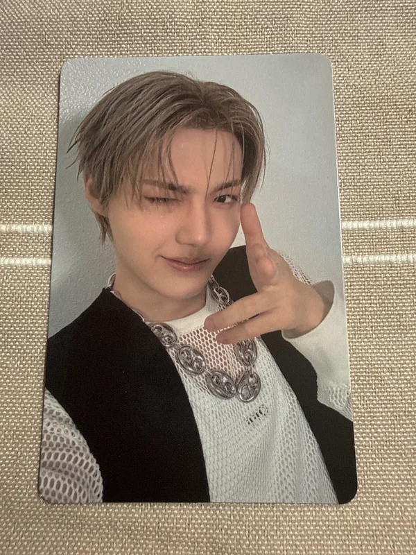 LOVE PULSE TREASURE POP UP MERCH PC