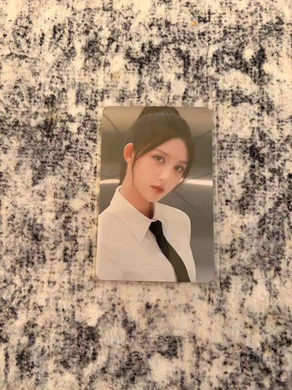 IVE THE 1ST WORLD TOUR SHOW WHAT I HAVE RANDOM PHOTOCARD PACK