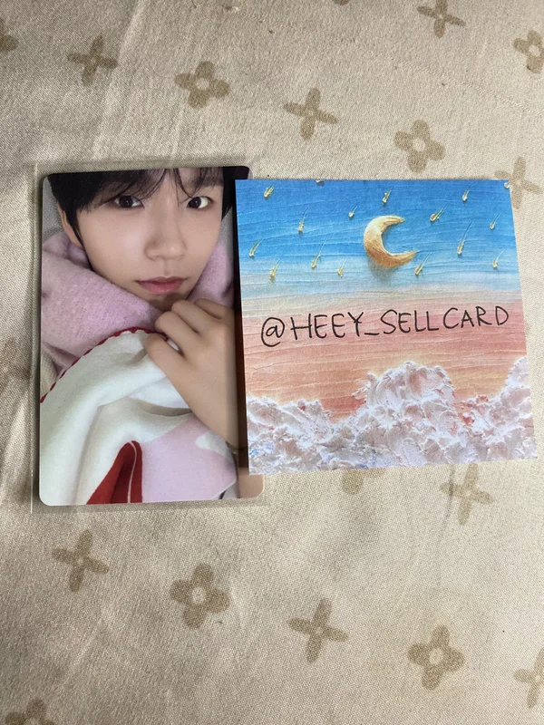 2024 PINK CHRISTMAS PHOTO CARD RANDOM PACK