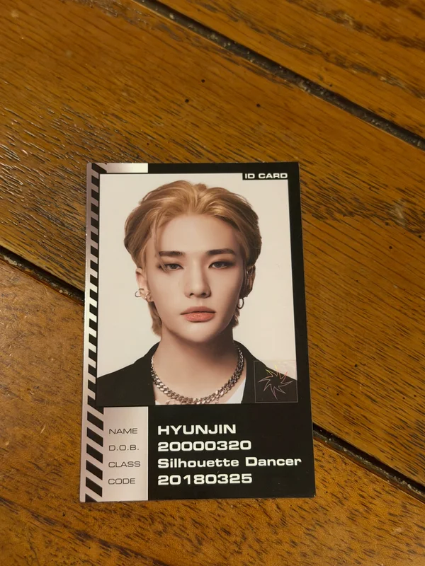 HYUNJIN ODDINARY PHOTOCARD