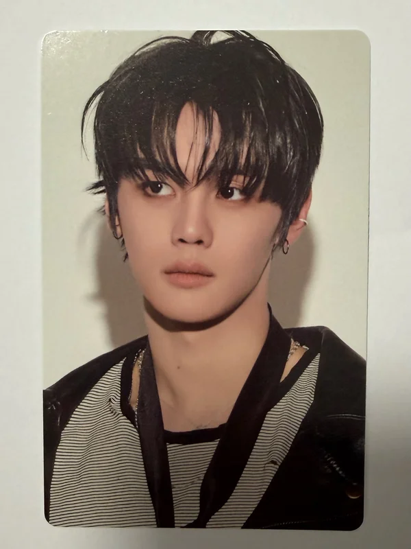 NEVER SAY NEVER LENTICULAR KEYRING Ver.