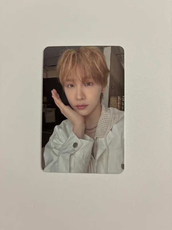 UPSIDE DOWN kiwee ALBUM VER. DOWN Ver.