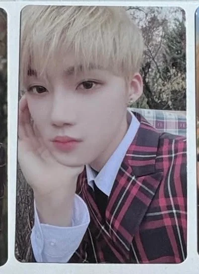 THE BOYZ FAN-CON THE FILM FESTIVAL PHOTOCARD HOLDER SET RED