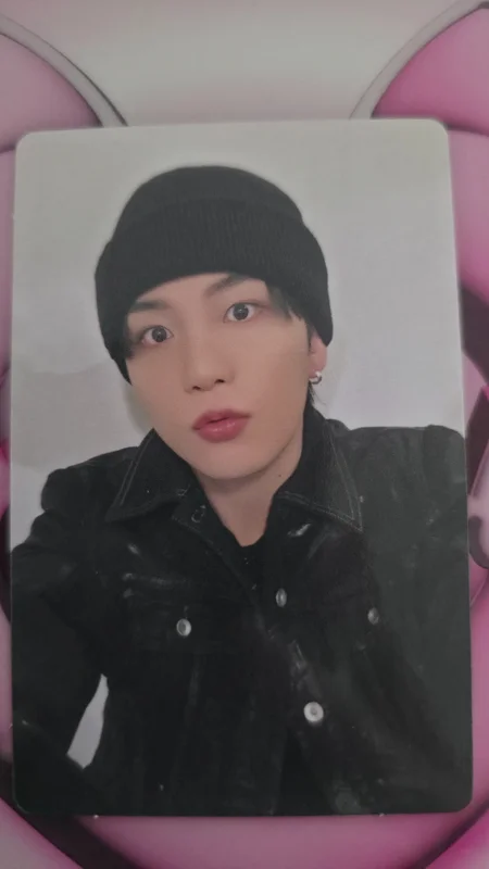 GOLDEN HOUR : Part.1 hello82