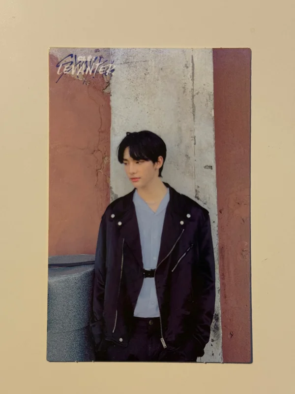 Hyunjin Cle : Levanter (Behind Ver.)
