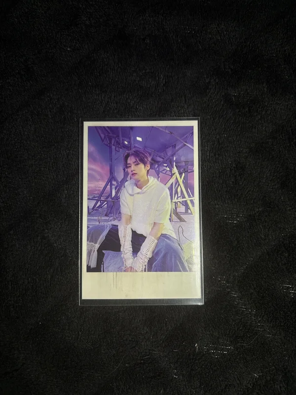 ROCK STAR Lee Know Polaroid