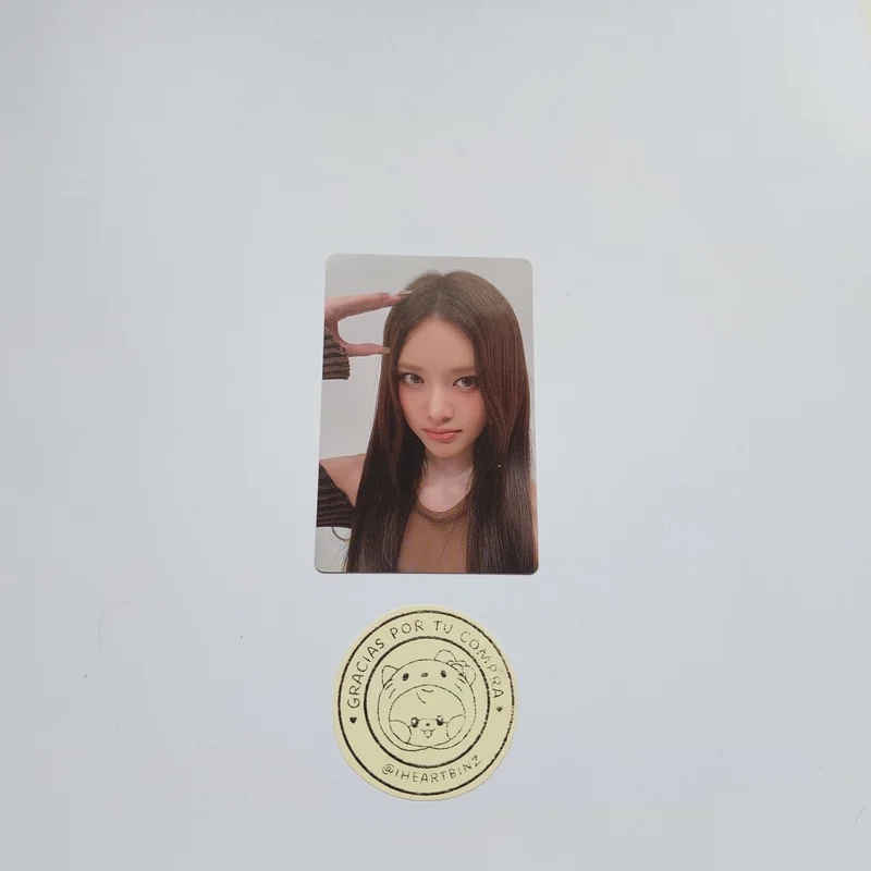 Bang Jee Min izna The First POP-UP STORE N/a TINCASE SET