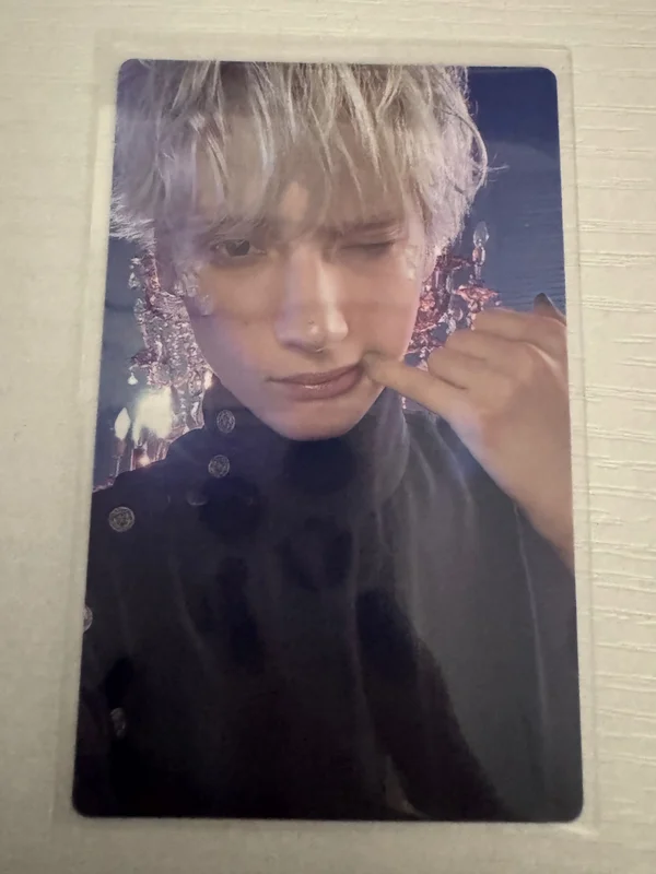 Huening Kai Starkissed PHOTO CARD Edition