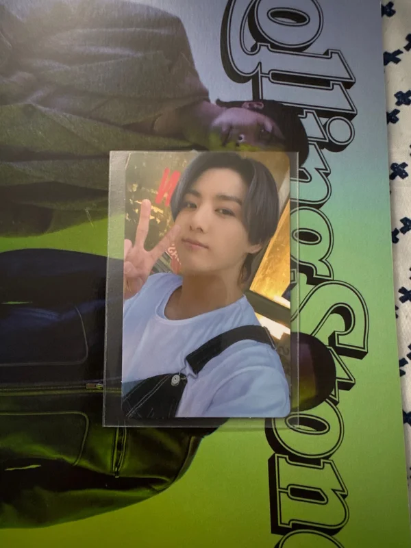 Butter WEVERSE preorder benefit