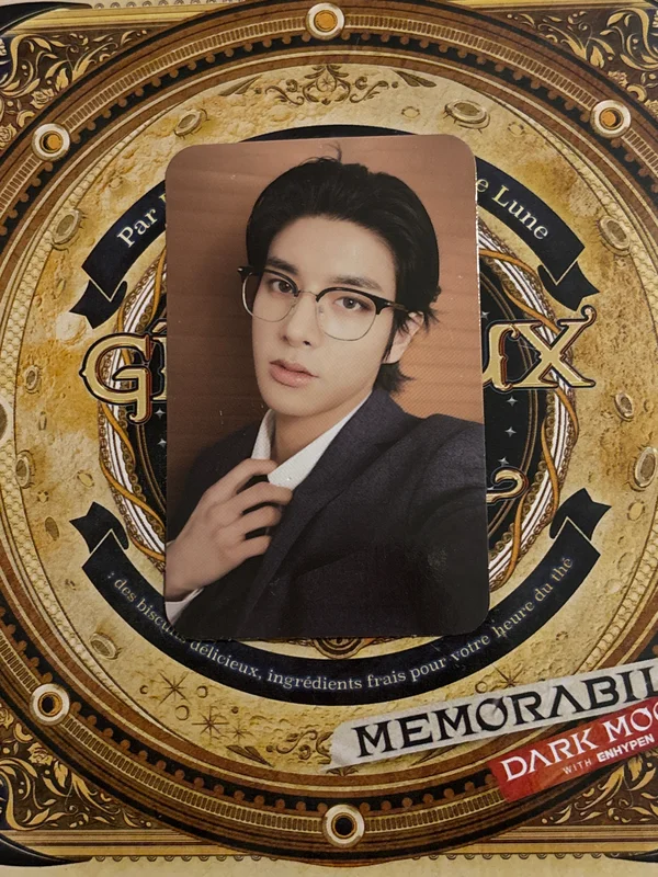 DARK MOON SPECIAL ALBUM 'MEMORABILIA' Moon ver.