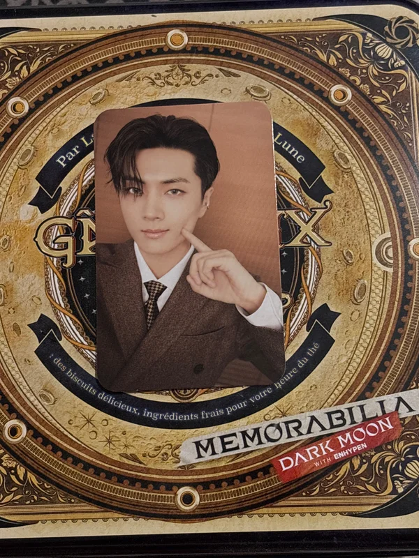 DARK MOON SPECIAL ALBUM 'MEMORABILIA' Moon ver.