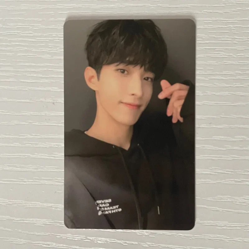 2022 SEVENTEEN in CARAT LAND MEMORY BOOK+ DIGITAL CODE