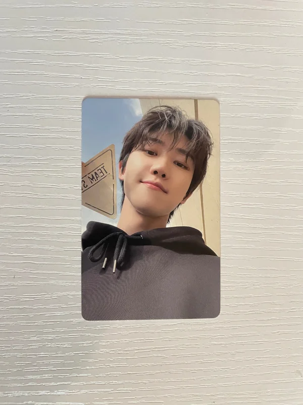 2022 SEVENTEEN in CARAT LAND MEMORY BOOK+ DIGITAL CODE