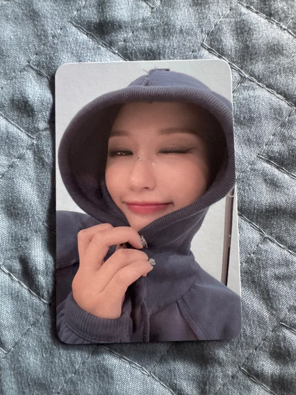 Dreamcatcher 2024 World Tour [Luck Inside 7 Doors] HOODIE Exclusive Photocard