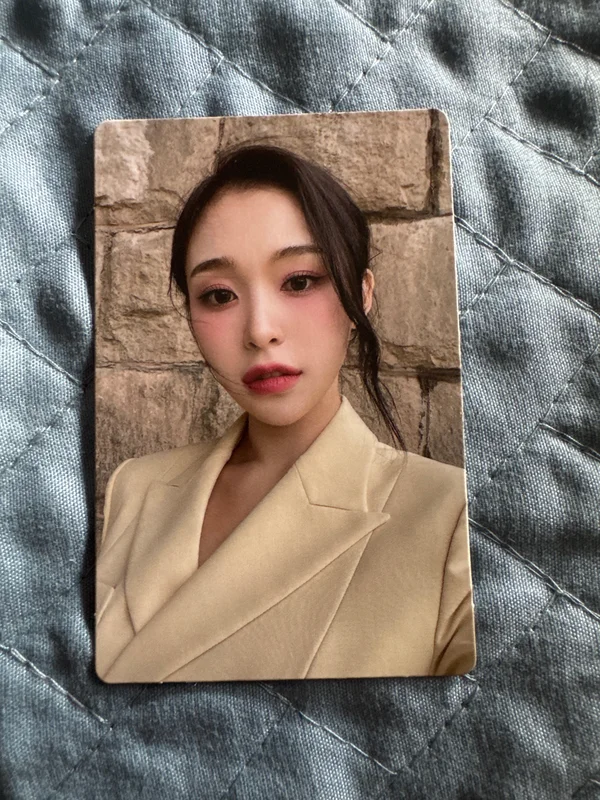 Apocalypse : Follow us T ver. LIMITED