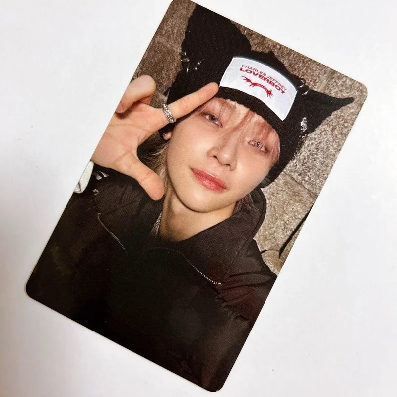 First Howling : NOW LIMITED EDITION A