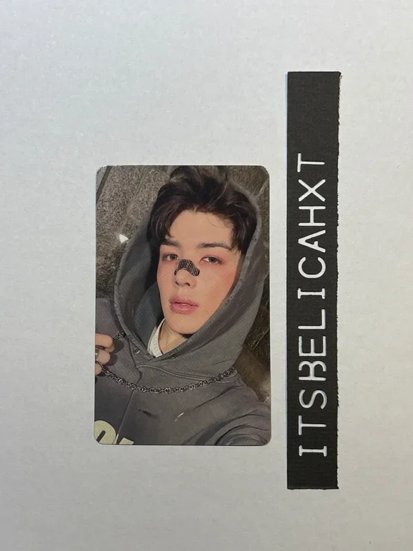 First Howling : NOW WEVERSE JAPAN