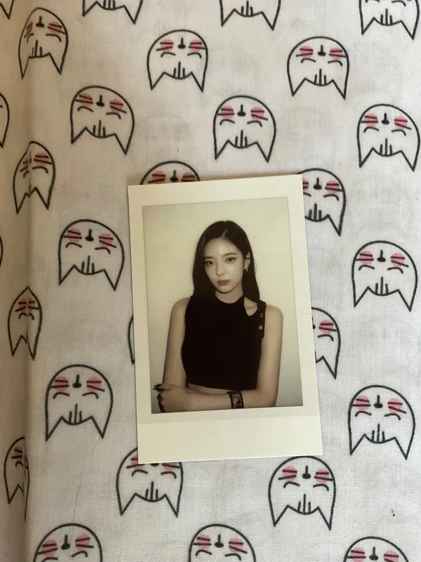 Itzy lia pob Polaroid