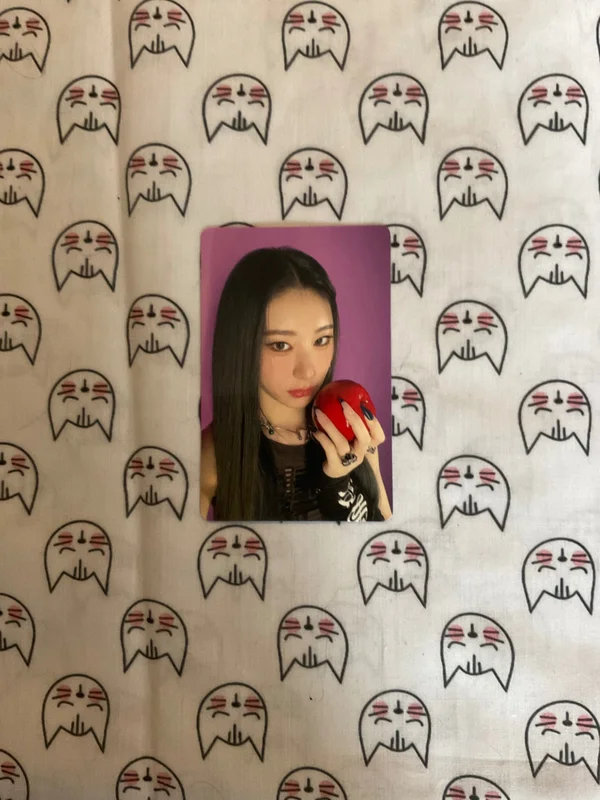 Chaeryeong RINGO standard edition photocard