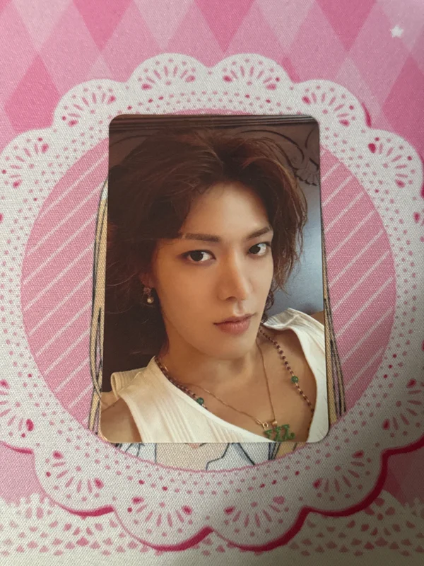 2 Baddies Photobook Ver. 2 Baddies Ver.