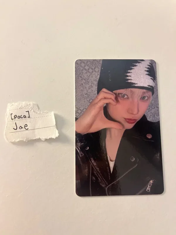 ROMANCE : UNTOLD YouTube Shopping Tag