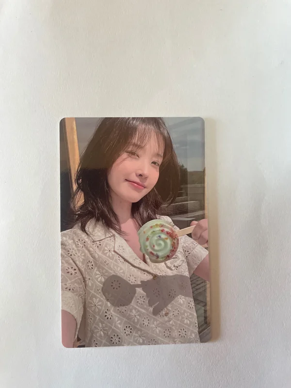 IU 2025 SEASON'S GREETINGS