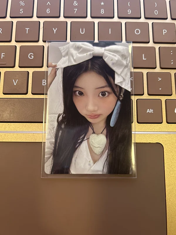 NOT CUTE ANYMORE ILLIT X Ashley Williams Pouch Ver.