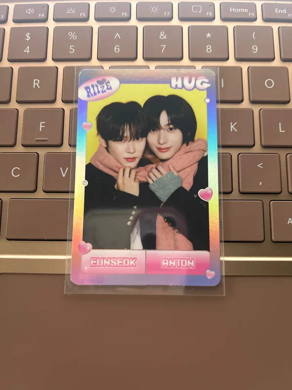HUG RANDOM TRADING CARD HUG Ver. SPECIAL