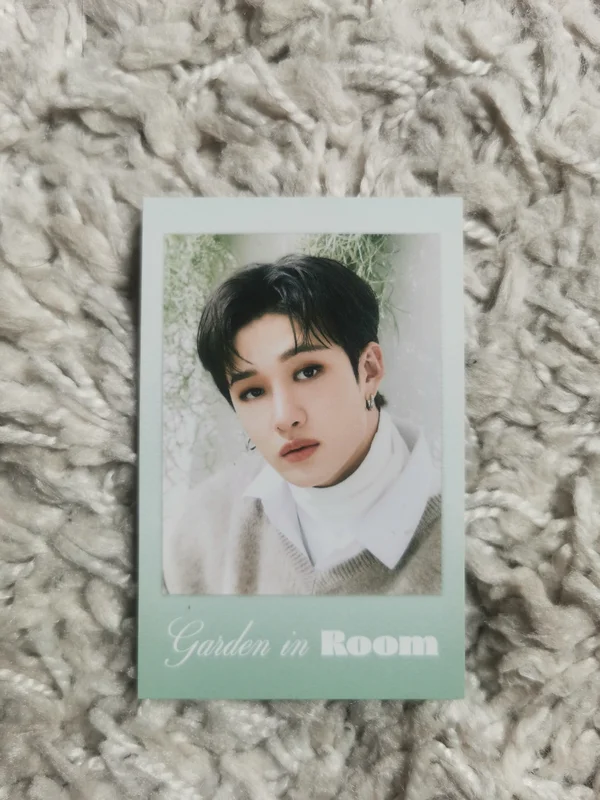 2022 SEASON'S GREETINGS Room,mates