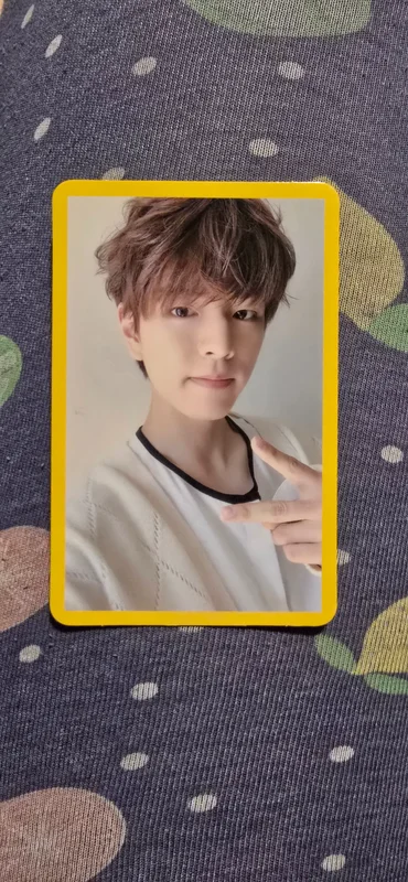 Cle 2 Yellow Wood Seungmin