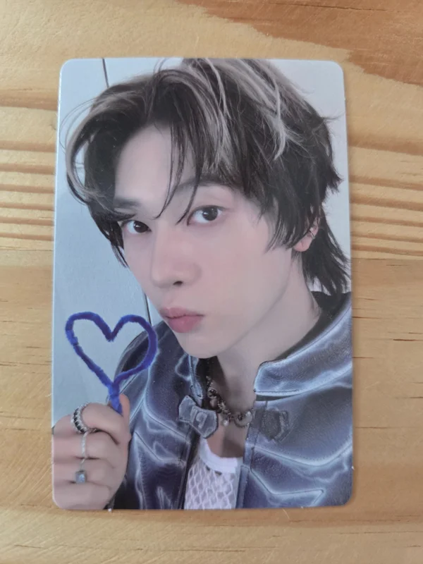 NEVER SAY NEVER LENTICULAR KEYRING Ver.