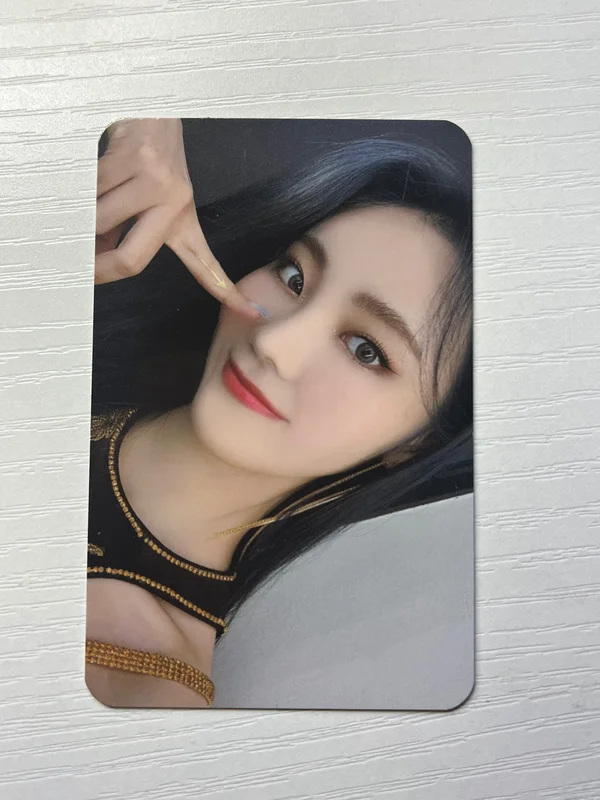 LOONA JINSOUL & PHOTOCARD B VER