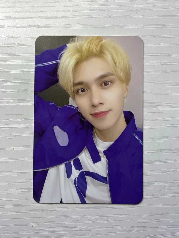 WAYV HENDERY RESONANCE FUTURE VER