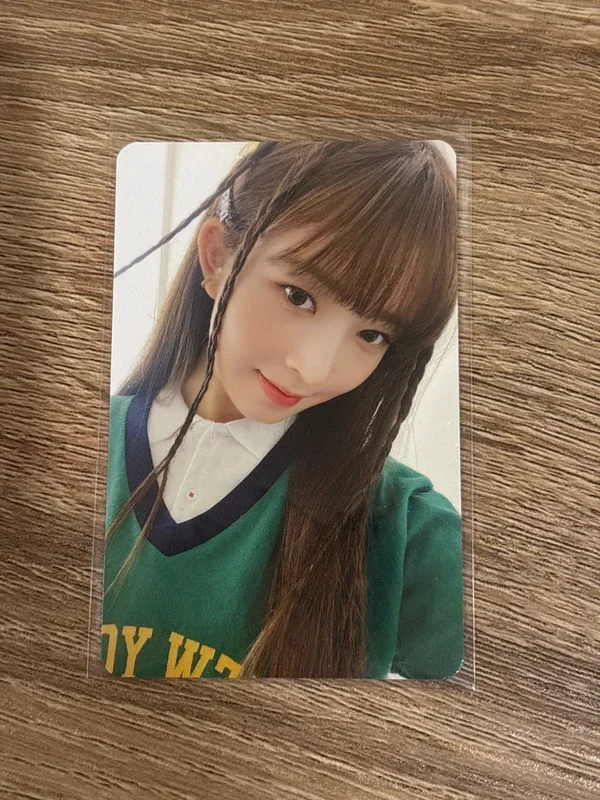 2023 SEASON'S GREETINGS : READY, GET SET, IVE!