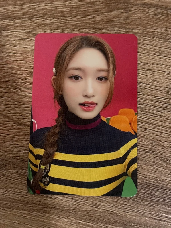 2023 SEASON'S GREETINGS : READY, GET SET, IVE!