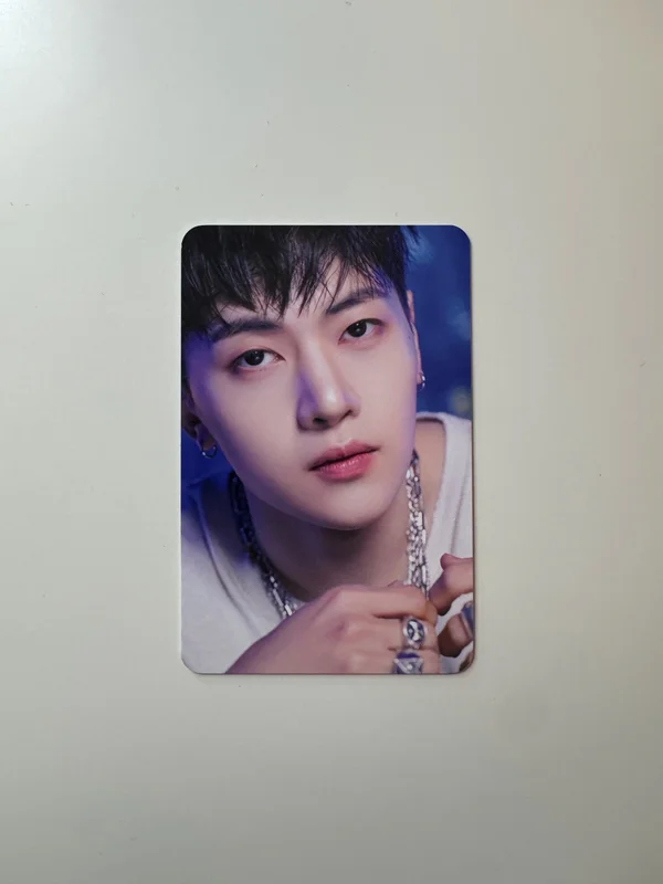You had me at HELLO PHOTOBOOK ver.+Digipack ver. MUSICPLANT LUCKY DRAW