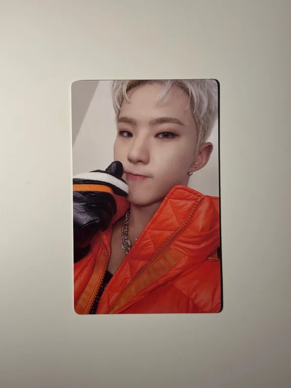 2022 SVT PHOTOBOOK THE NAME;17