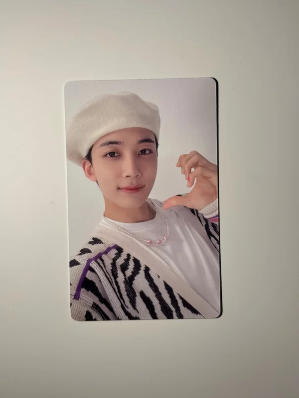 2022 SVT PHOTOBOOK THE NAME;17