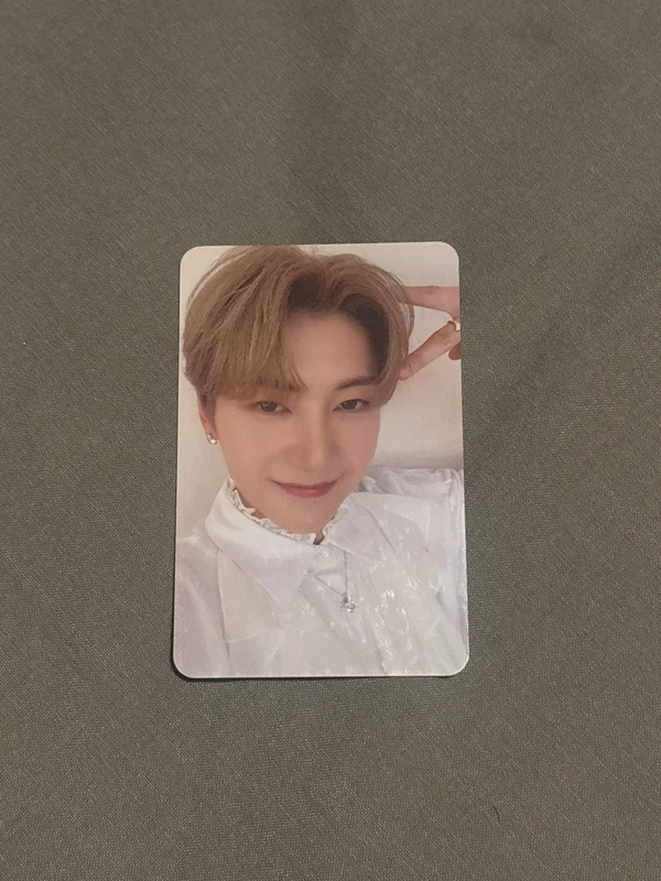 THE MOVING SEOUL MINI L-HOLDER SET WHITE ver.