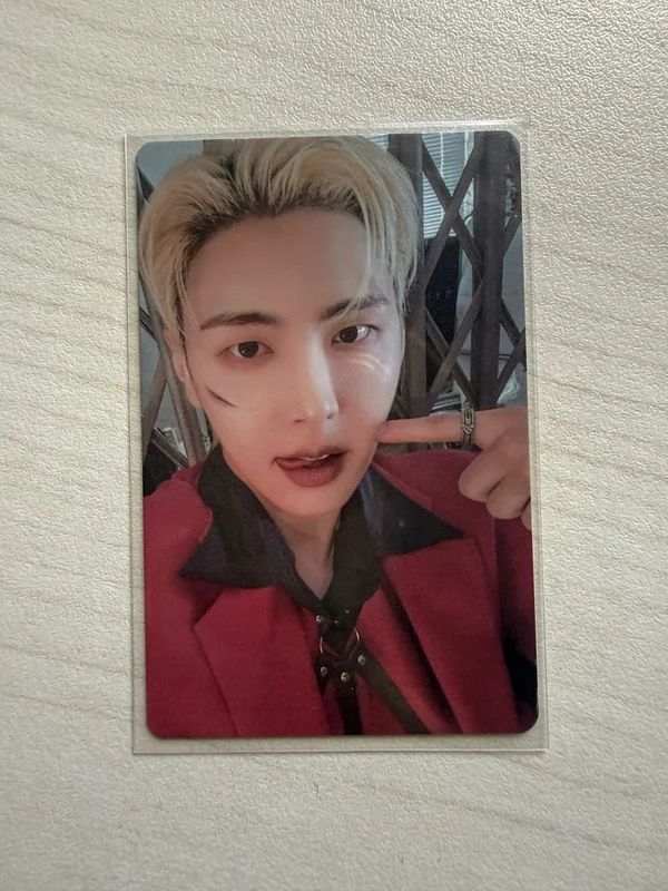 2025 SF9 LIVE FANTASY #5 LOVE DAWN RANDOM TRADING PHOTO CARD SET