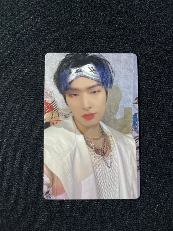 THE WORLD EP.1 : MOVEMENT DIGIPAK VER. hello82